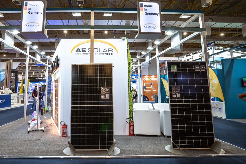 AE Solar exibe três novas séries de módulos fotovoltaicos na Intersolar